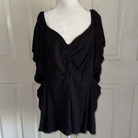 NWT Torrid Babydoll Rayon Slub With Side Cutouts Top In Deep Black - Picture 4 of 5